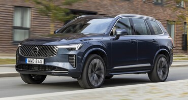 El nuevo Volvo XC90 en movimiento, combinando fuerza y elegancia. El nuevo Volvo XC90 en movimiento, combinando fuerza y elegancia.