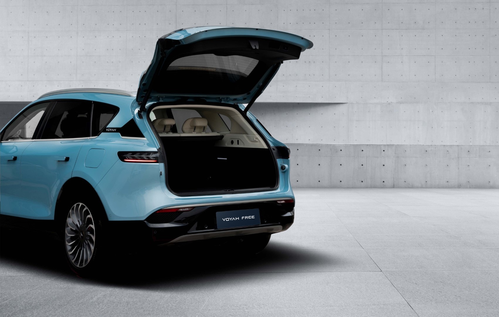 Espacioso maletero del Voyah Free, ideal para equipaje voluminoso.