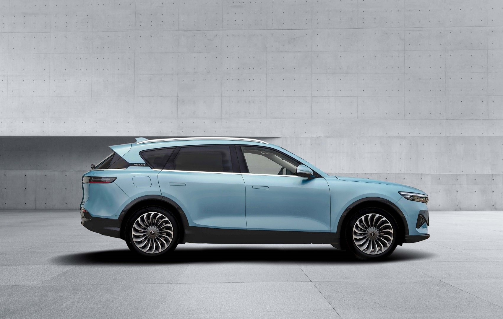 Perfil lateral del Voyah Free, mostrando su línea aerodinámica.