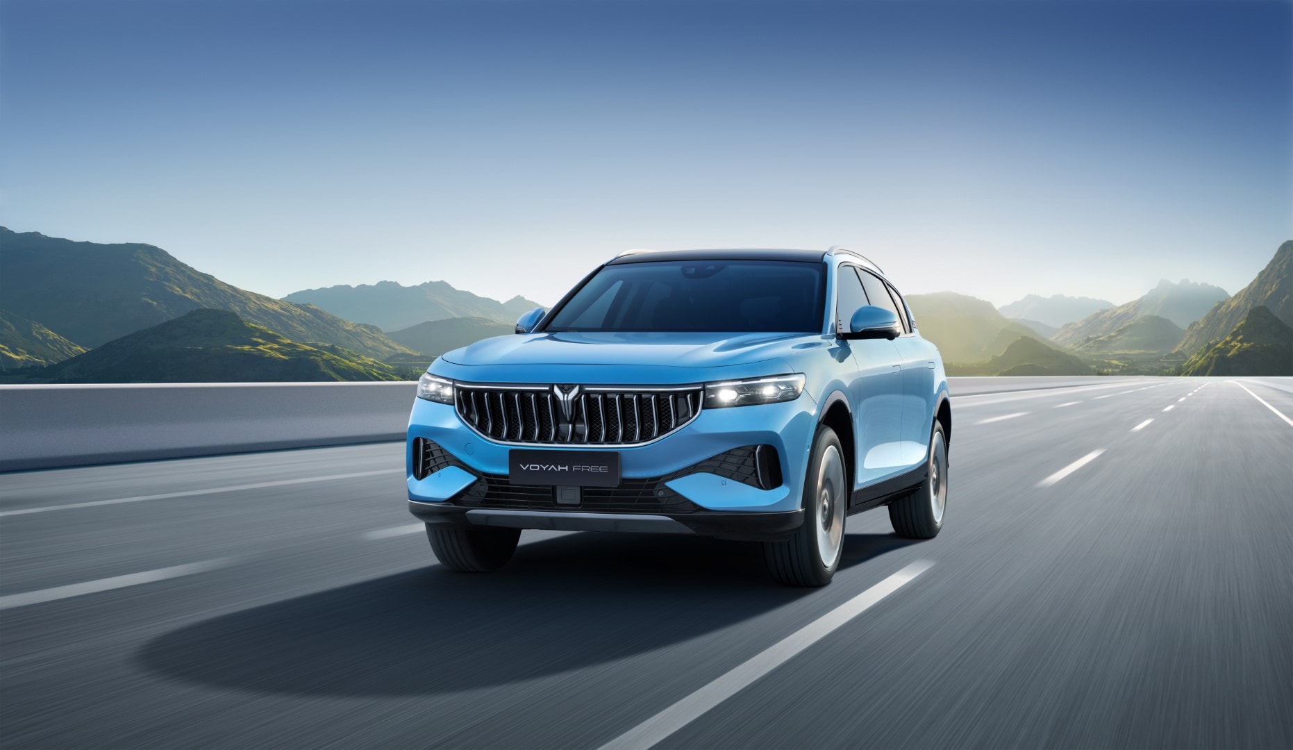 El atractivo frontal del VOYAH Free azul combina estilo y tecnología.