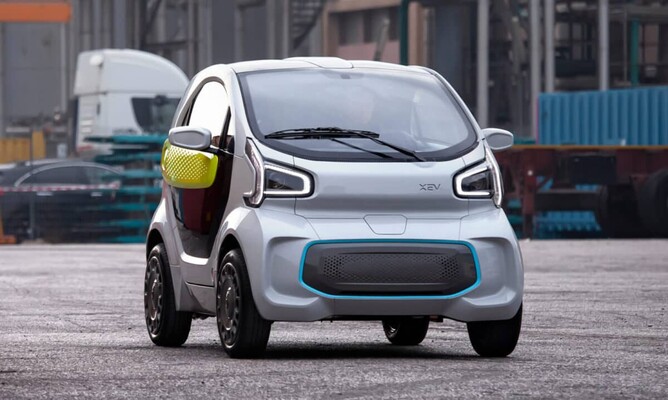 Vista frontal del XEV Yoyo destacando su diseño compacto y futurista
