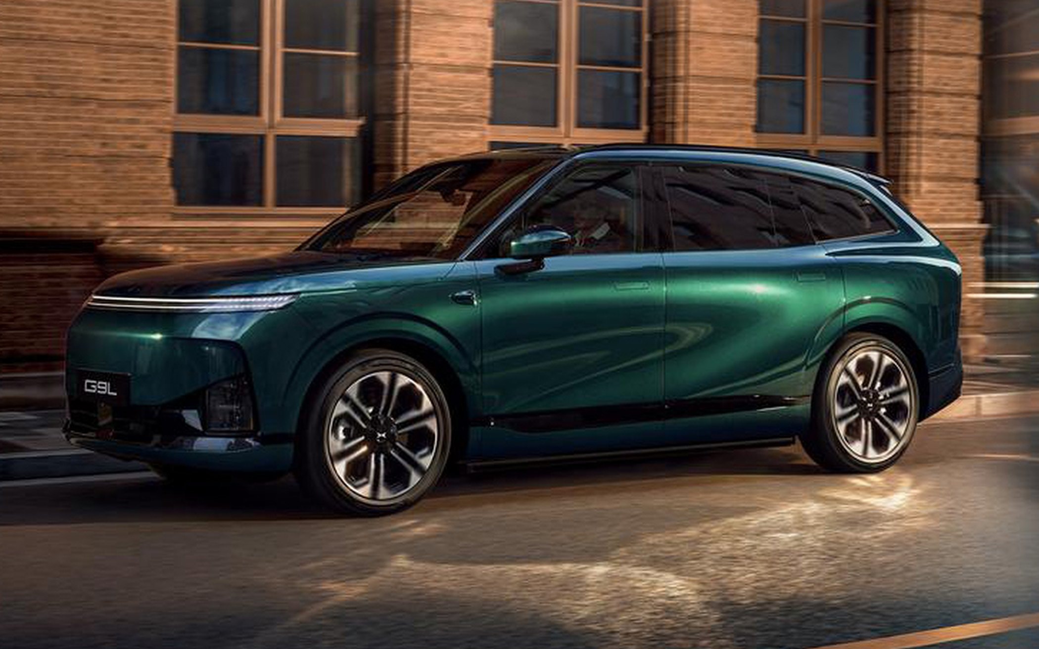 Xpeng G9L