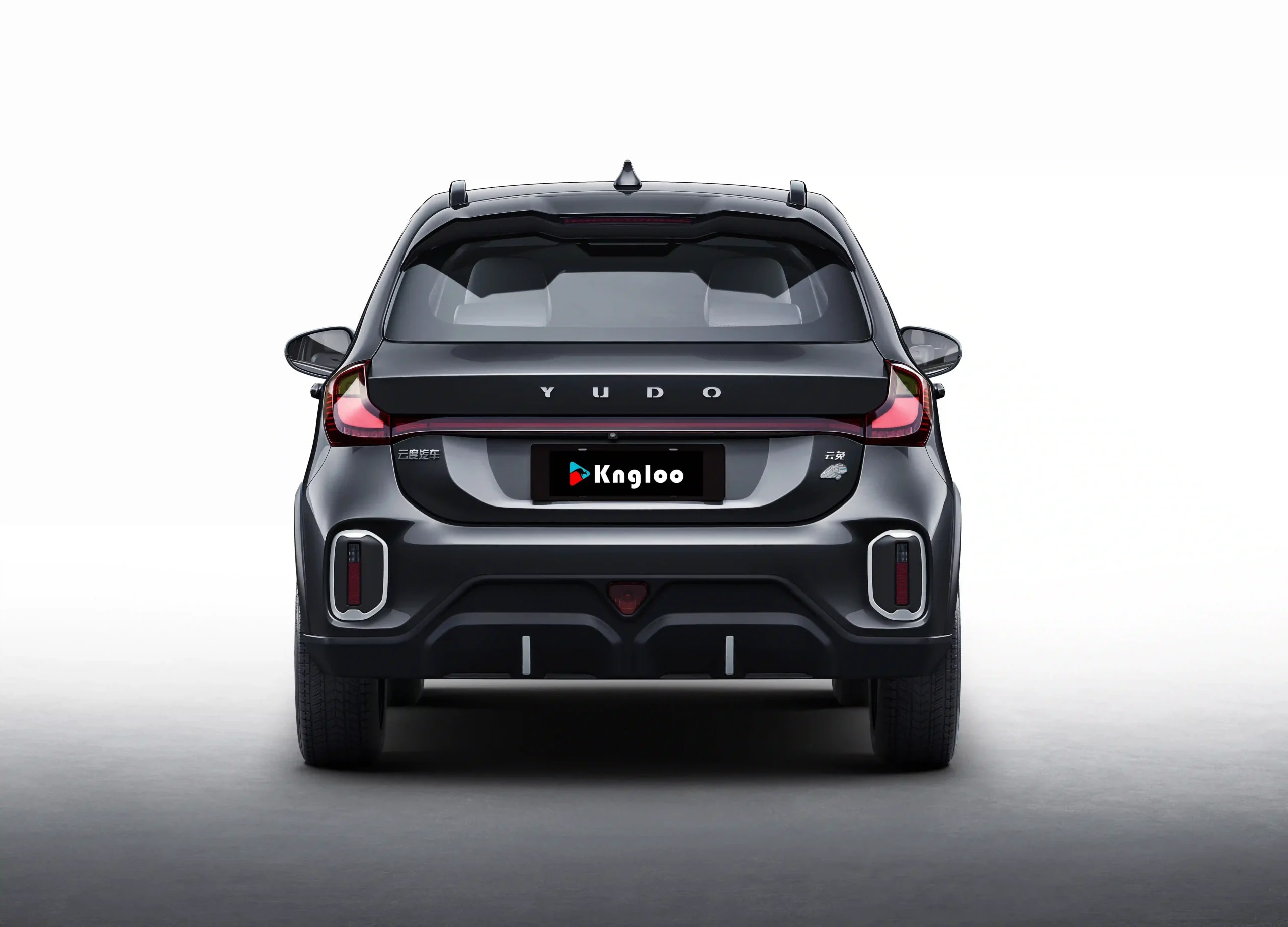 Imagen de la zaga del Yudo 3 eléctrico destacando su diseño y luces.